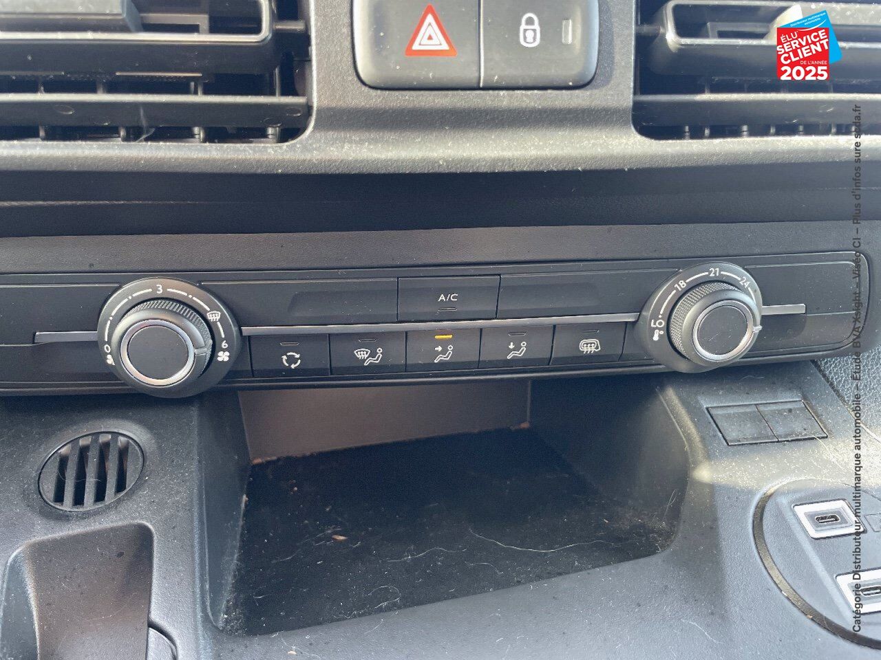 Véhicule d'occasion PEUGEOT PARTNER M 650KG BLUEHDI 100CH SS PACK ASPHALT CONNECT chez Renault Colmar
