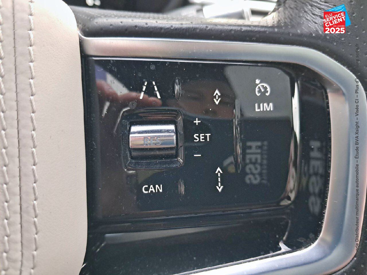 Véhicule d'occasion LAND-ROVER RANGE ROVER VELAR 2.0 P400E 404CH PHEV R-DYNAMIC HSE AWD BVA TPANO SIEGES CHAUF/CUIR GPS CAMERA M chez Renault Colmar