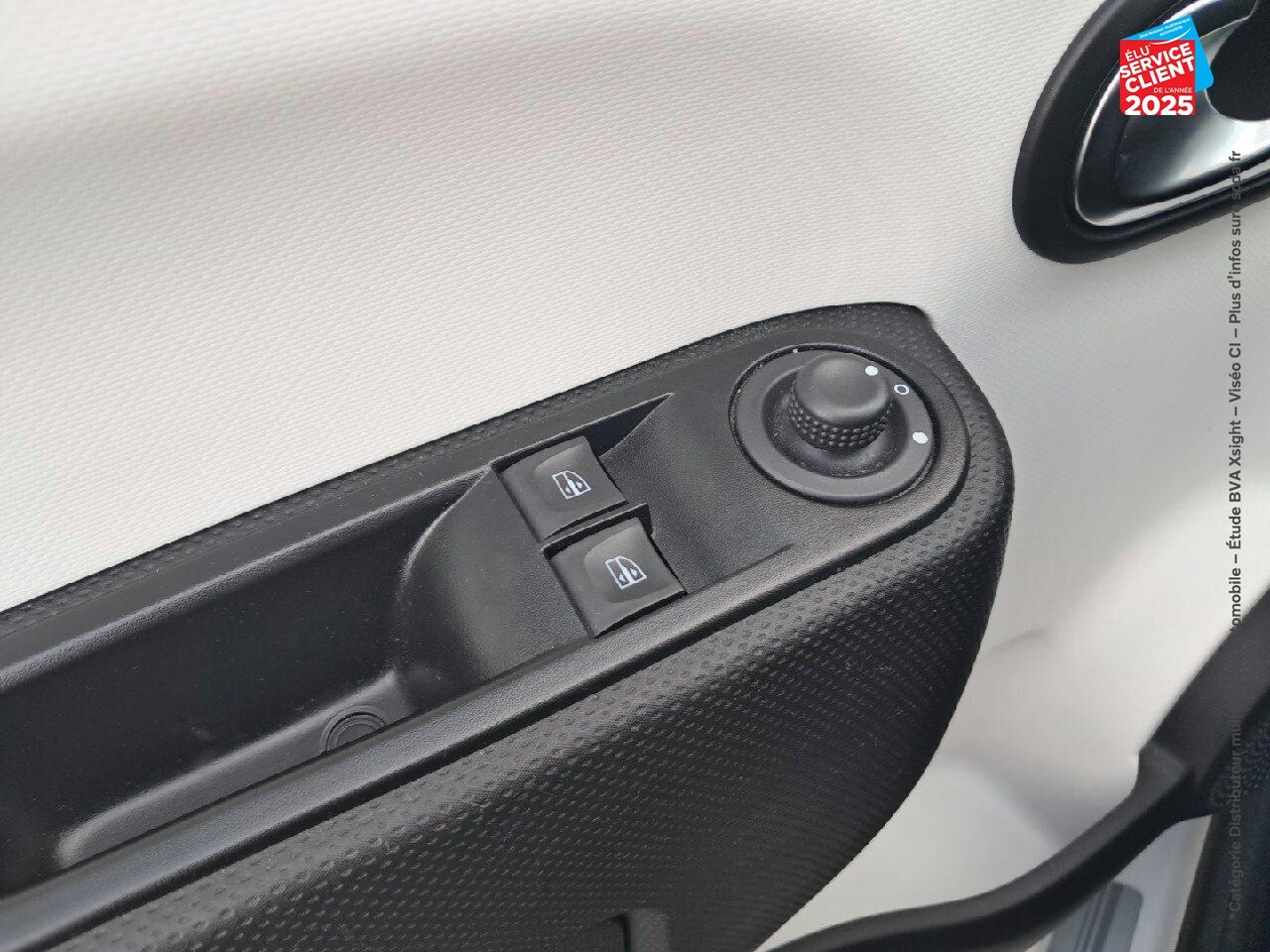 Véhicule d'occasion RENAULT TWINGO E-TECH ELECTRIC ZEN R80 ACHAT INTEGRAL - 21MY RADAR AR chez Opel Thionville