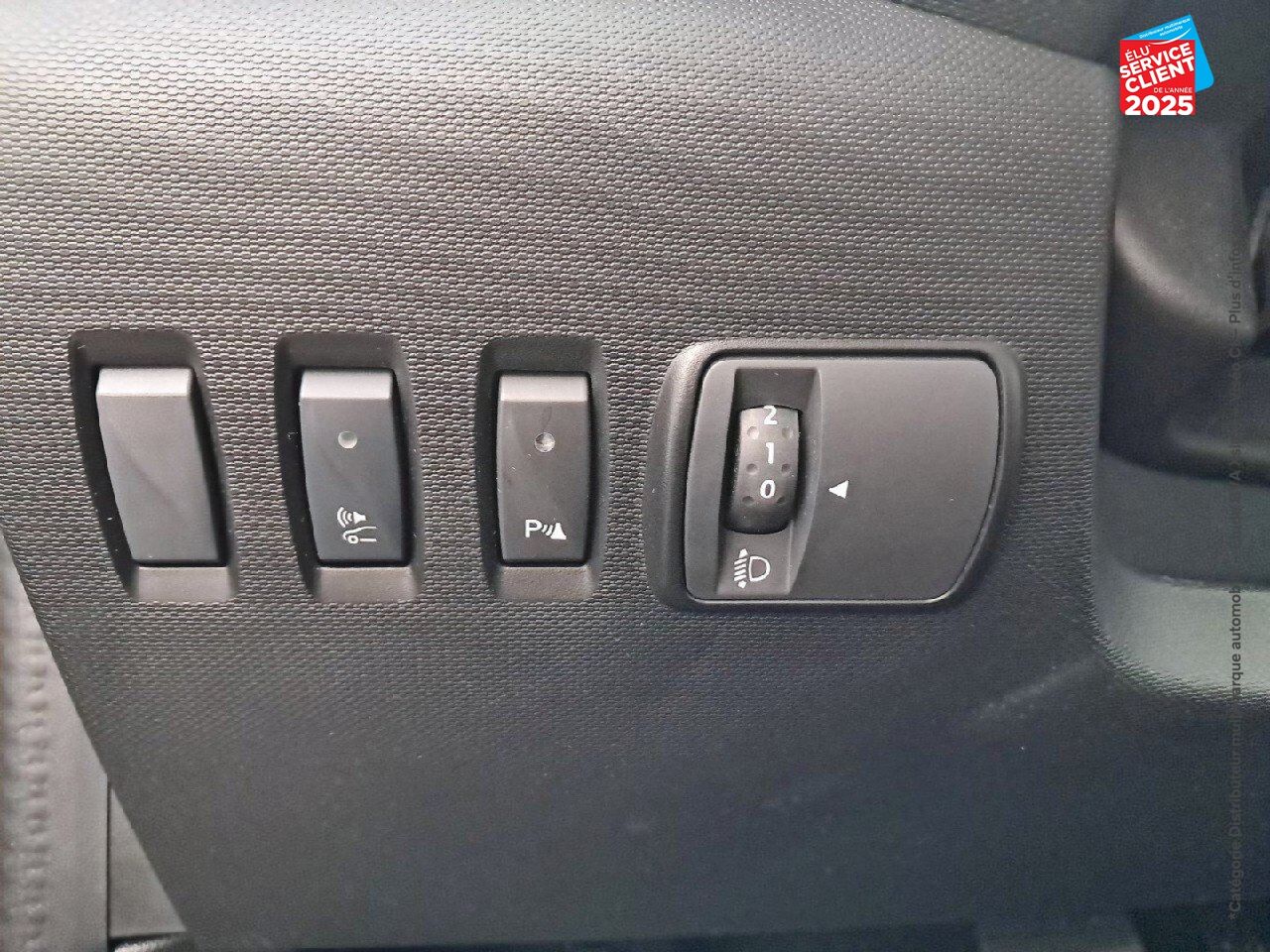 Véhicule d'occasion RENAULT TWINGO E-TECH ELECTRIC ZEN R80 ACHAT INTEGRAL - 21MY RADAR AR chez Opel Thionville