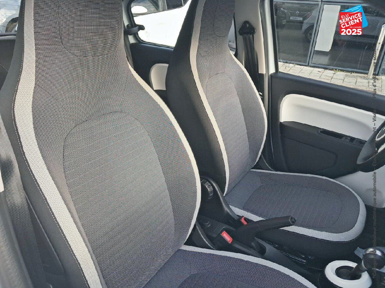 Véhicule d'occasion RENAULT TWINGO E-TECH ELECTRIC ZEN R80 ACHAT INTEGRAL - 21MY RADAR AR chez Opel Thionville