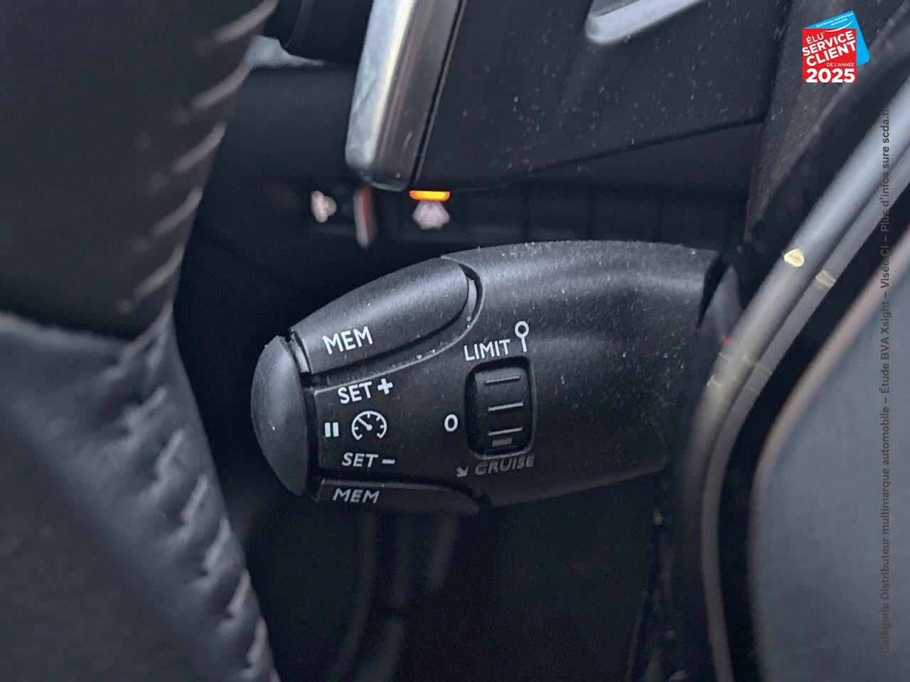 Véhicule d'occasion PEUGEOT 208 1.2 PURETECH 100CH S/S STYLE EAT8 GPS CAMERA chez Hyundai Epernay