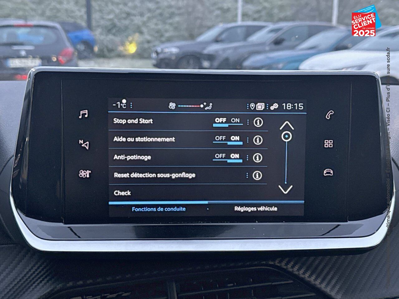 Véhicule d'occasion PEUGEOT 208 1.2 PURETECH 100CH S/S STYLE EAT8 GPS CAMERA chez Hyundai Epernay
