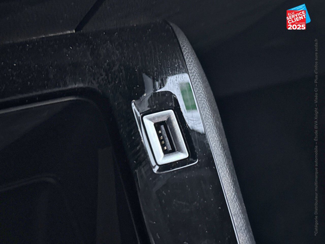 Véhicule d'occasion PEUGEOT 208 1.2 PURETECH 100CH S/S STYLE EAT8 GPS CAMERA chez Hyundai Epernay