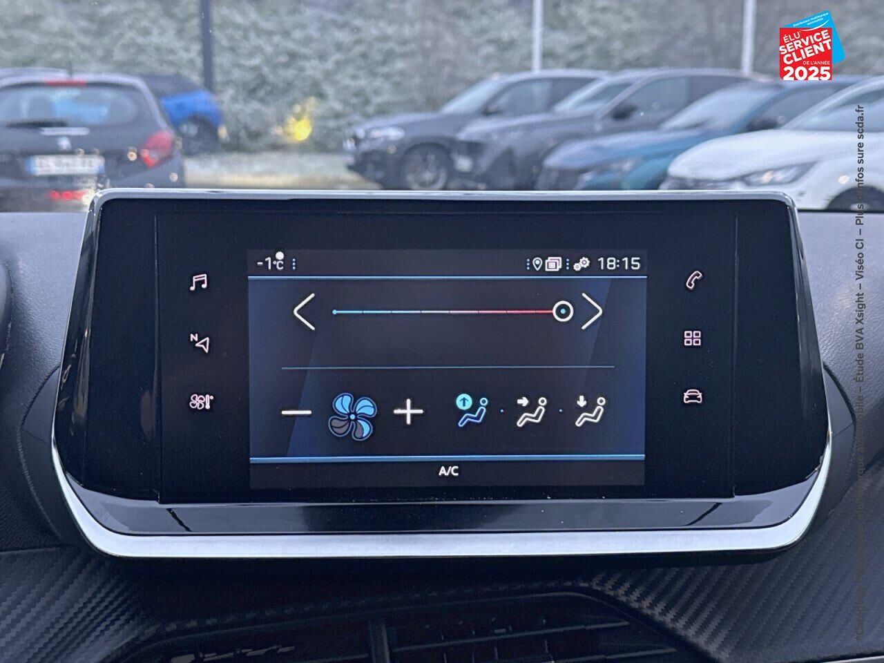 Véhicule d'occasion PEUGEOT 208 1.2 PURETECH 100CH S/S STYLE EAT8 GPS CAMERA chez Hyundai Epernay