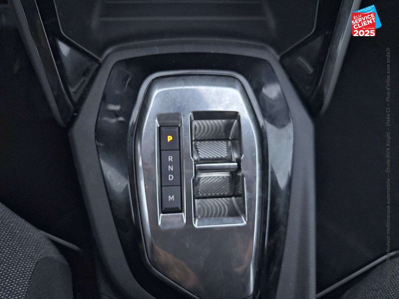 Véhicule d'occasion PEUGEOT 208 1.2 PURETECH 100CH S/S STYLE EAT8 GPS CAMERA chez Hyundai Epernay