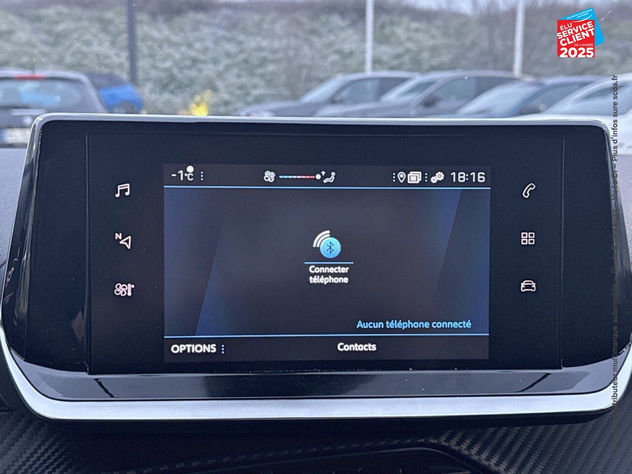 Véhicule d'occasion PEUGEOT 208 1.2 PURETECH 100CH S/S STYLE EAT8 GPS CAMERA chez Hyundai Epernay