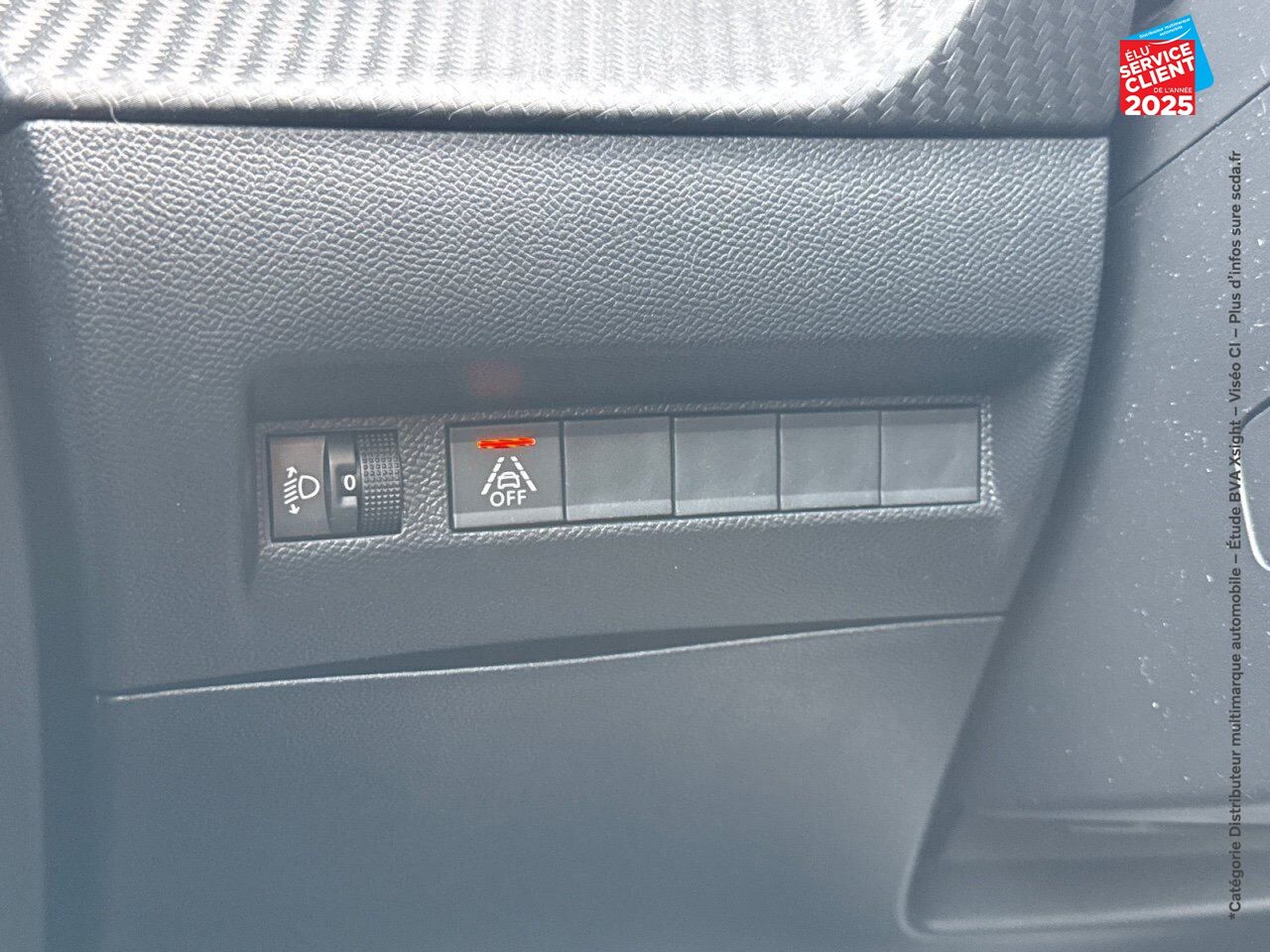 Véhicule d'occasion PEUGEOT 208 1.2 PURETECH 100CH SS ALLURE EAT8 chez Renault Colmar