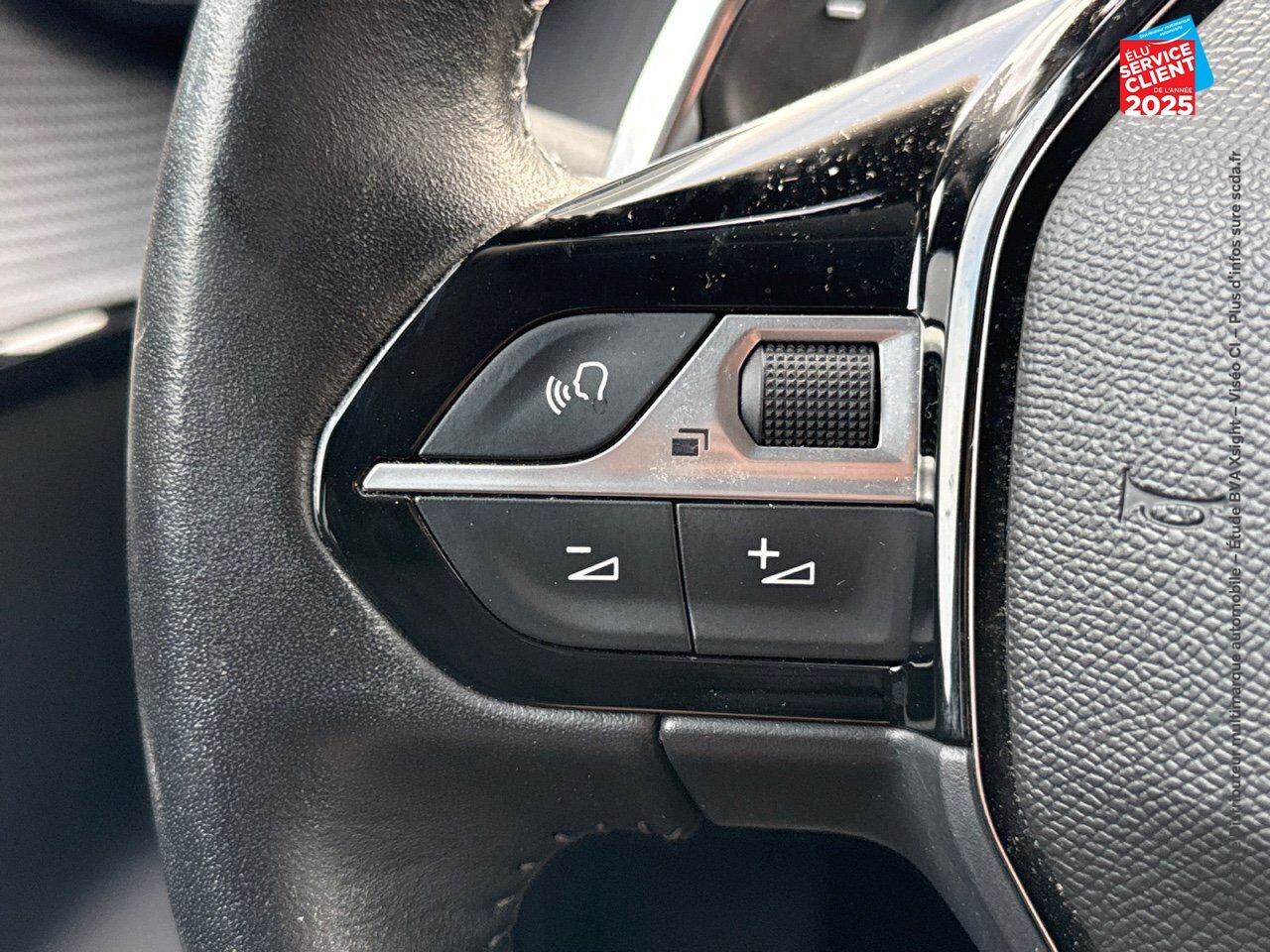 Véhicule d'occasion PEUGEOT 208 1.2 PURETECH 100CH SS ALLURE EAT8 chez Renault Colmar