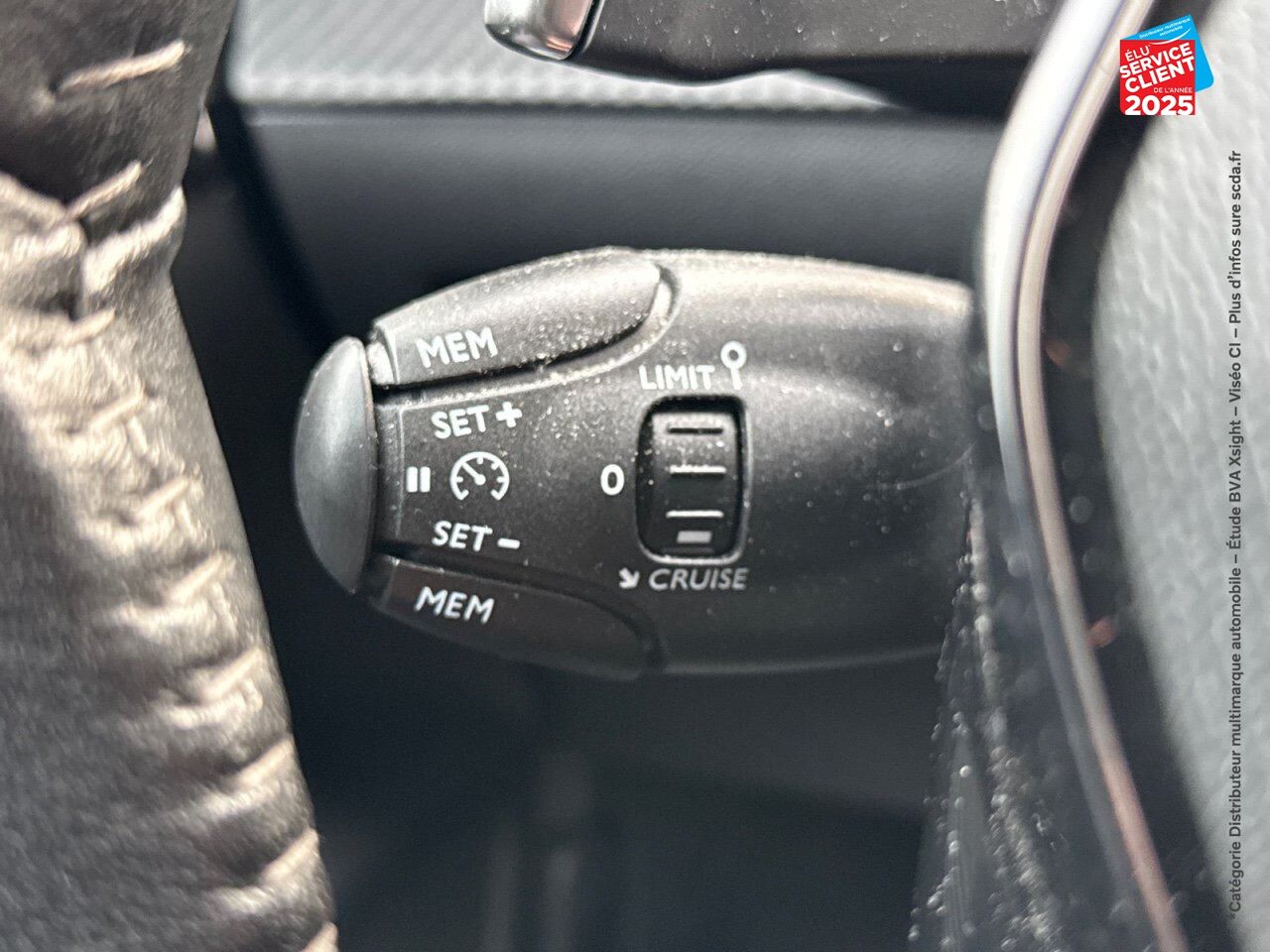 Véhicule d'occasion PEUGEOT 208 1.2 PURETECH 100CH SS ALLURE EAT8 chez Renault Colmar