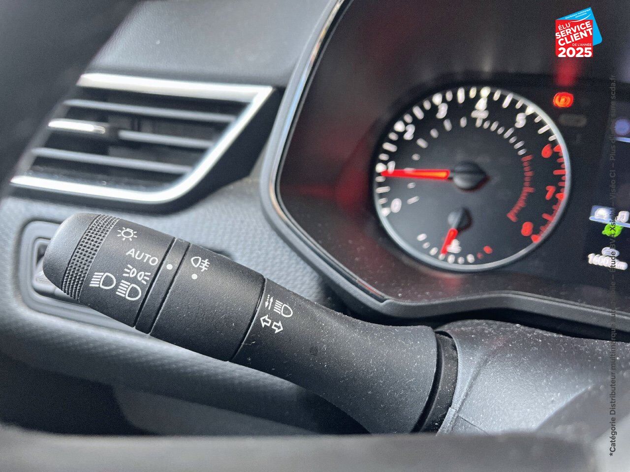 Véhicule d'occasion RENAULT CLIO 1.0 TCE 90CH BUSINESS -21N GPS RADAR AR chez Hyundai Chalons