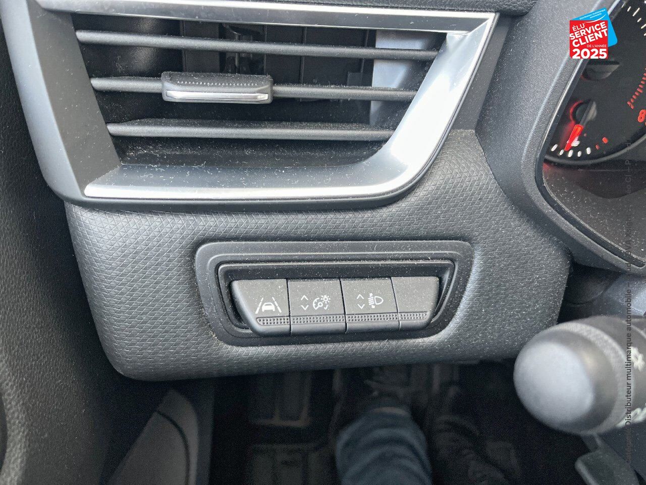 Véhicule d'occasion RENAULT CLIO 1.0 TCE 90CH BUSINESS -21N GPS RADAR AR chez Hyundai Chalons
