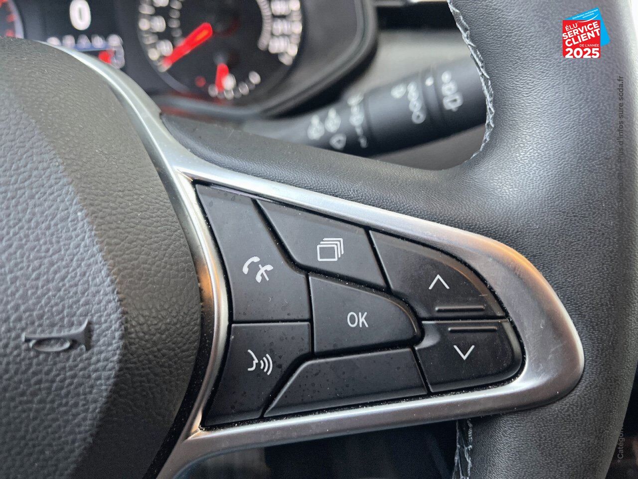 Véhicule d'occasion RENAULT CLIO 1.0 TCE 90CH BUSINESS -21N GPS RADAR AR chez Hyundai Chalons