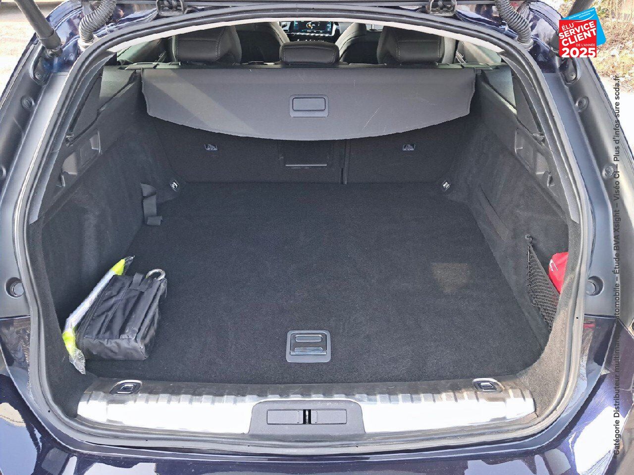 Véhicule d'occasion PEUGEOT 508 SW HYBRID 225CH ALLURE PACK E-EAT8 chez Peugeot Reims