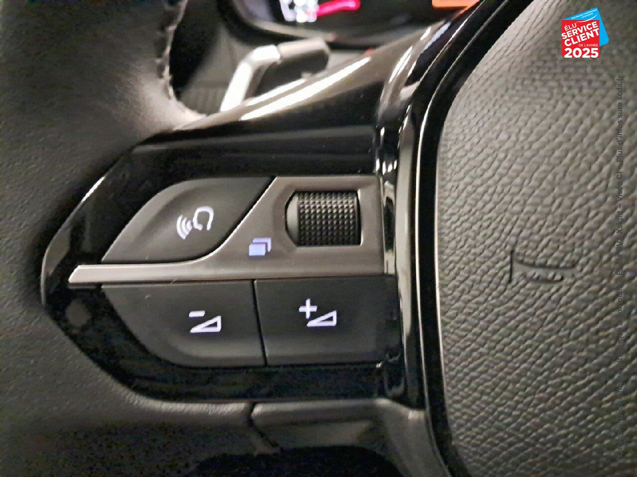 Véhicule d'occasion PEUGEOT 208 1.2 PURETECH 100CH S/S ALLURE EAT8 chez Peugeot Hirson
