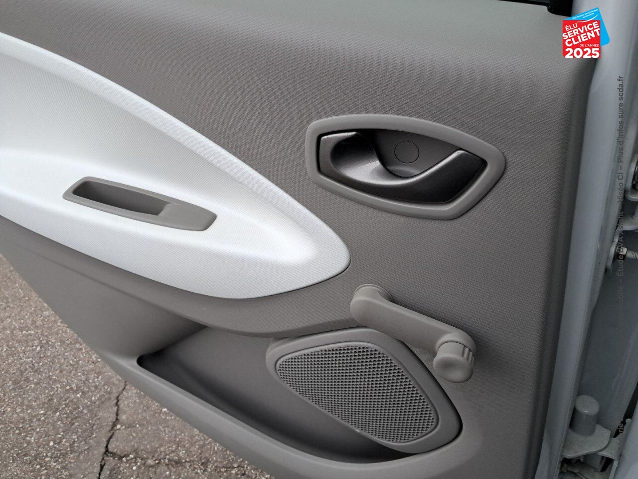 Véhicule d'occasion RENAULT ZOE ZEN CHARGE NORMALE R90 GPS RADAR AR chez Renault Colmar