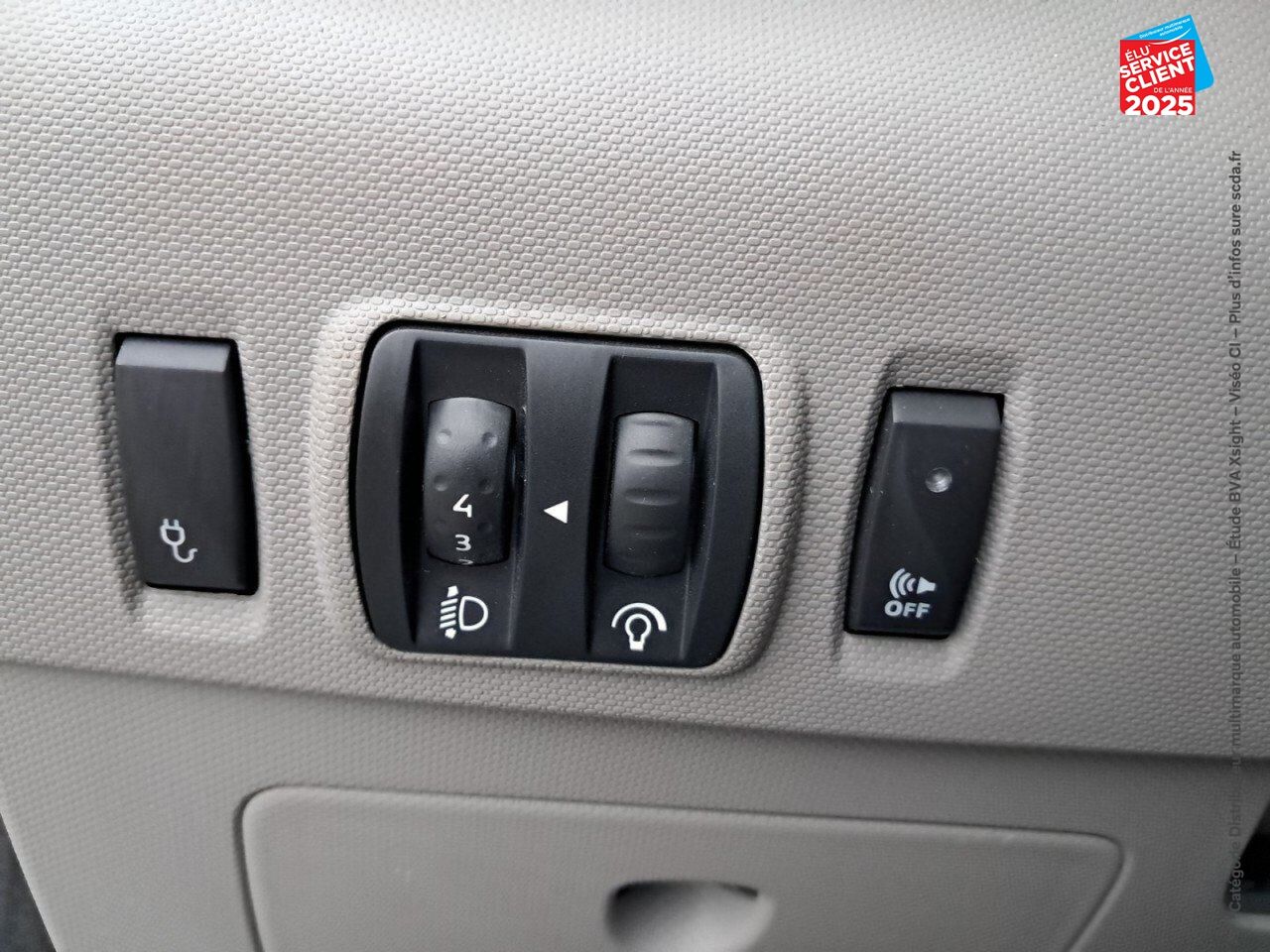 Véhicule d'occasion RENAULT ZOE ZEN CHARGE NORMALE R90 GPS RADAR AR chez Renault Colmar