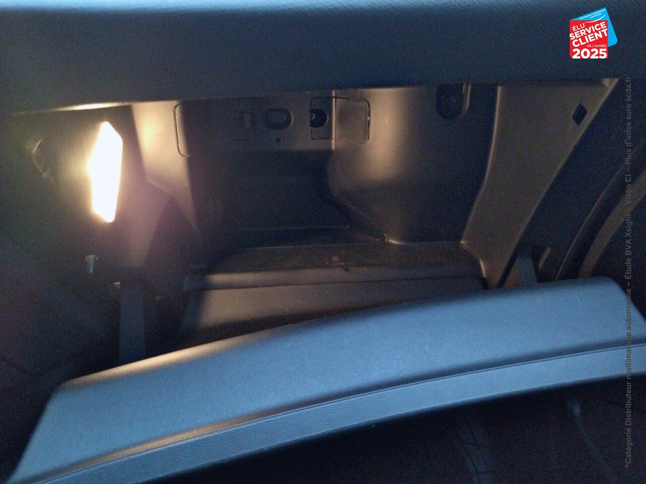 Véhicule d'occasion CITROEN GRAND C4 PICASSO PURETECH 130CH FEEL S/S CAMERA chez Toyota Thionville
