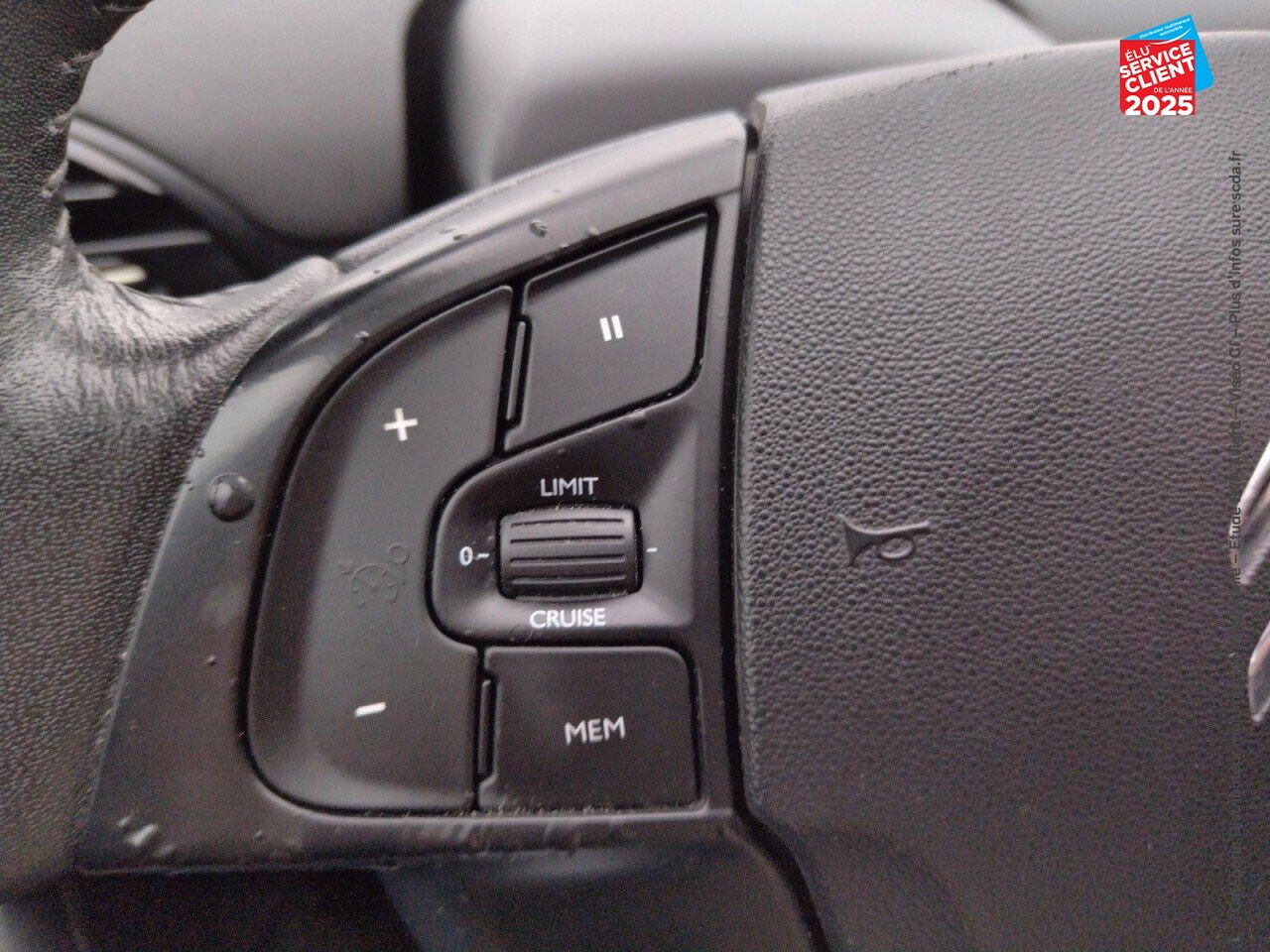 Véhicule d'occasion CITROEN GRAND C4 PICASSO PURETECH 130CH FEEL S/S CAMERA chez Toyota Thionville