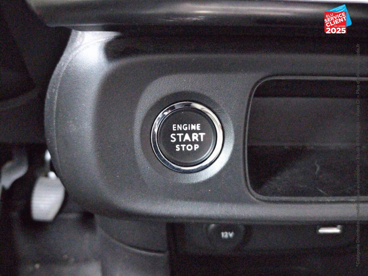 Véhicule d'occasion CITROEN C3 PURETECH 110CH SHINE SS E6.D chez HESS Automobile