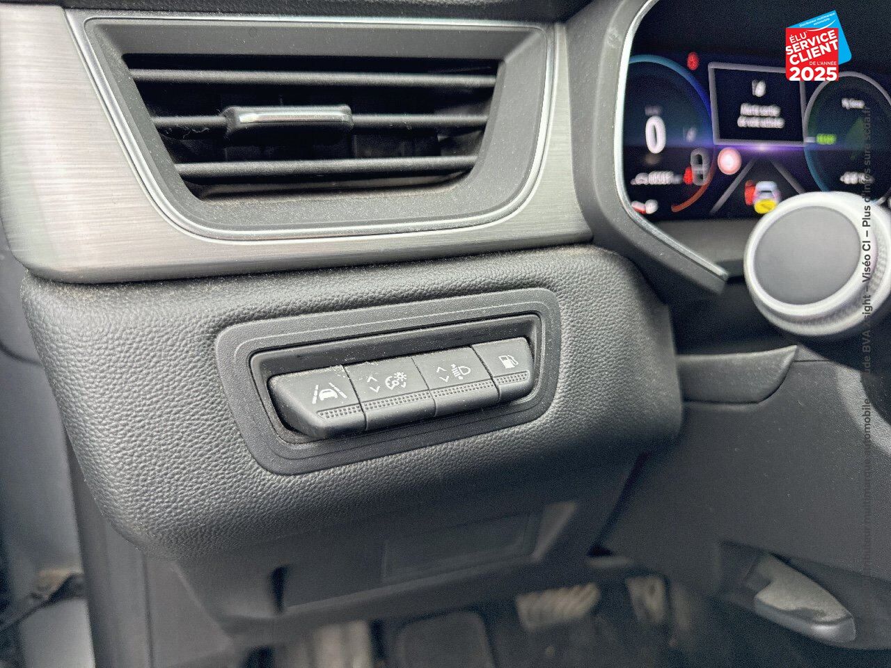 Véhicule d'occasion RENAULT CAPTUR 1.6 E-TECH HYBRIDE RECHARGEABLE 160CH INTENS -21 CAMERA chez Renault Sélestat