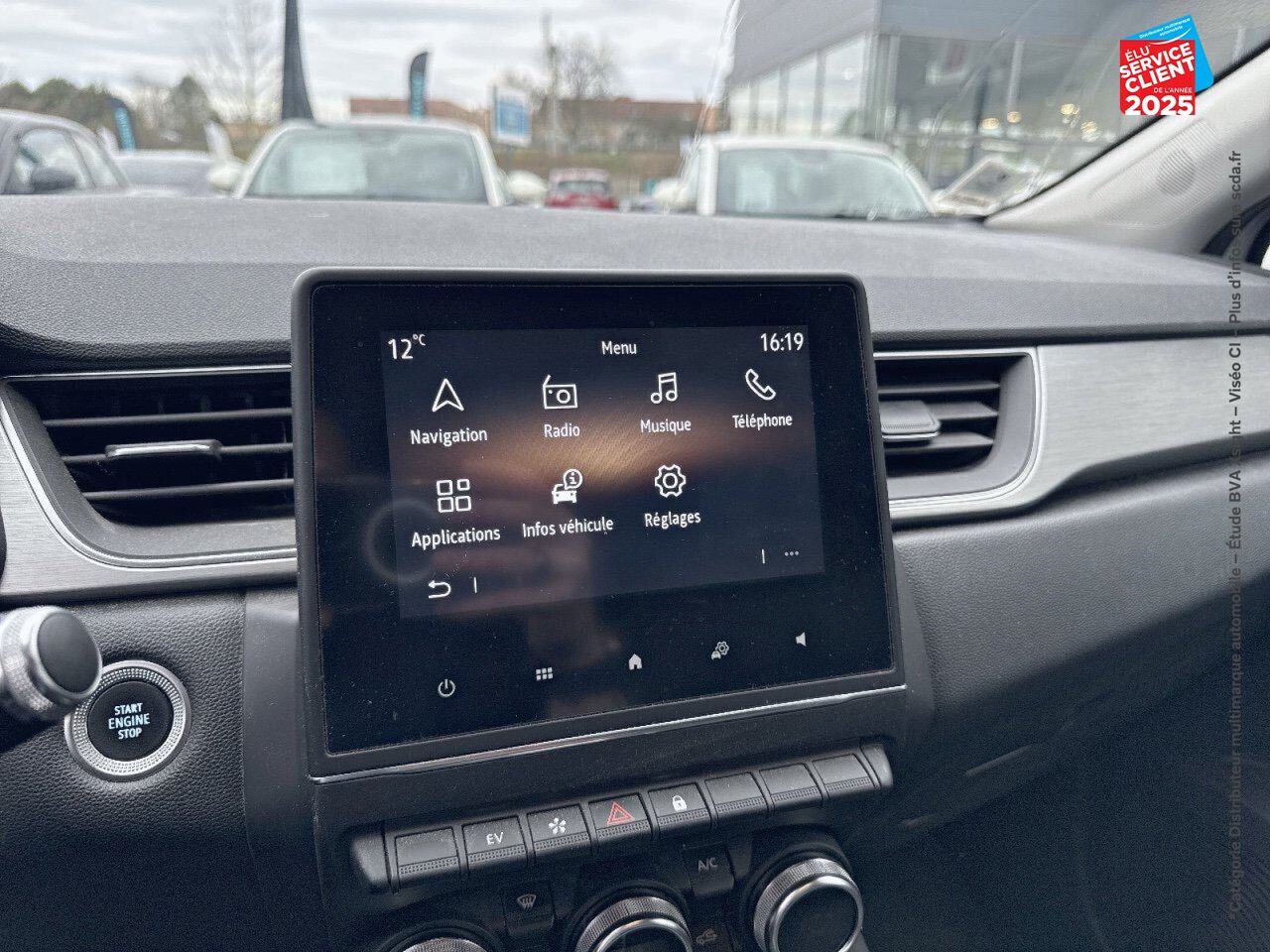 Véhicule d'occasion RENAULT CAPTUR 1.6 E-TECH HYBRIDE RECHARGEABLE 160CH INTENS -21 CAMERA chez Renault Sélestat