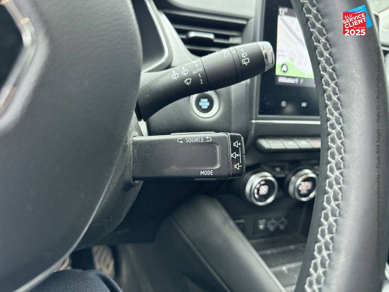 Véhicule d'occasion RENAULT CAPTUR 1.6 E-TECH HYBRIDE RECHARGEABLE 160CH INTENS -21 CAMERA chez Renault Sélestat