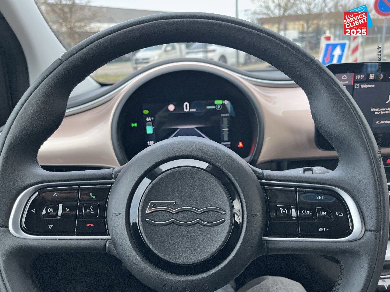 Véhicule d'occasion FIAT 500C E 118CH ICONE chez Toyota Belfort