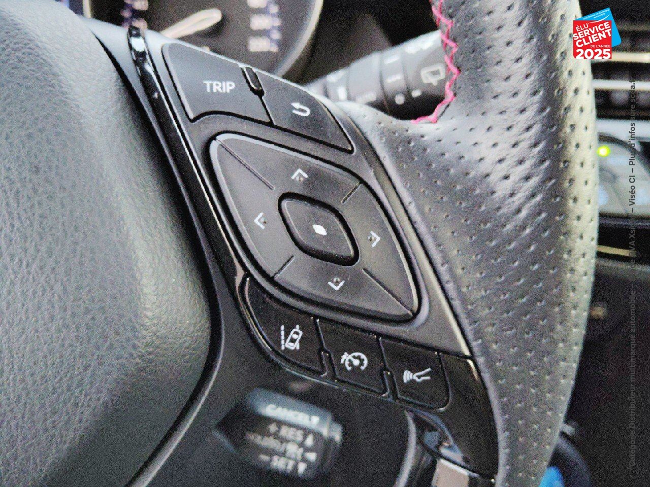Véhicule d'occasion TOYOTA C-HR 1.8 HYBRIDE 122CH GR SPORT E-CVT SIEGES CHAUF CAMERA chez Toyota Thionville