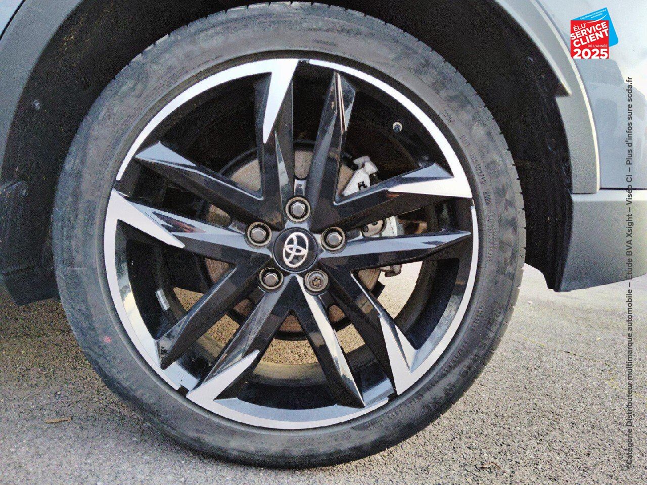 Véhicule d'occasion TOYOTA C-HR 1.8 HYBRIDE 122CH GR SPORT E-CVT SIEGES CHAUF CAMERA chez Toyota Thionville