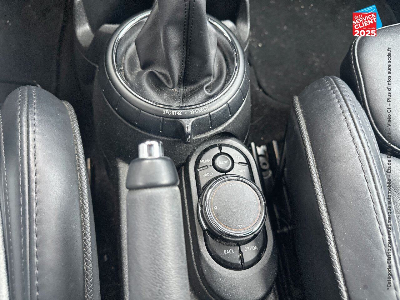Véhicule d'occasion MINI MINI COOPER S 192CH SIEGES CUIR chez BMW Pontarlier