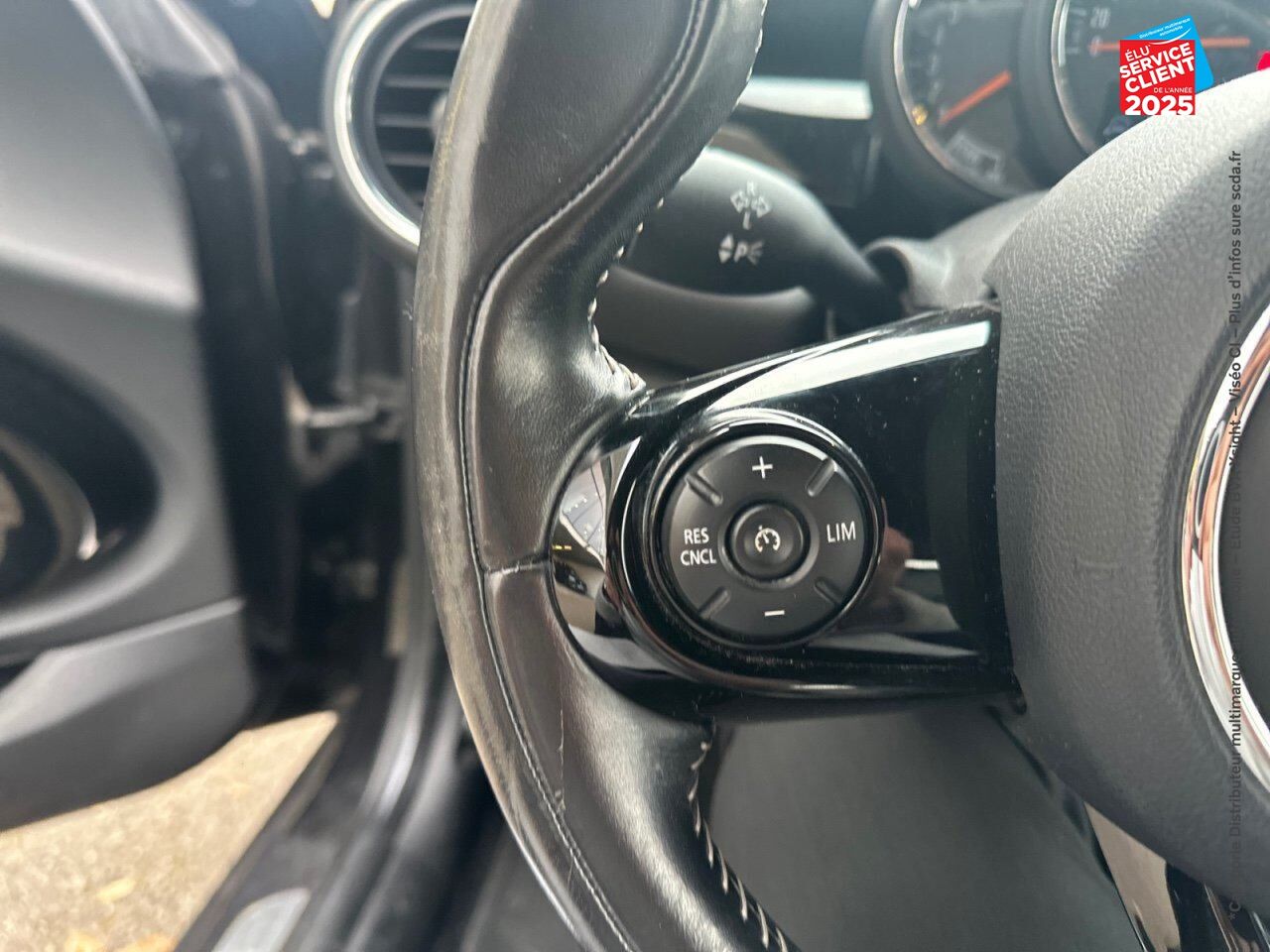 Véhicule d'occasion MINI MINI COOPER S 192CH SIEGES CUIR chez BMW Pontarlier