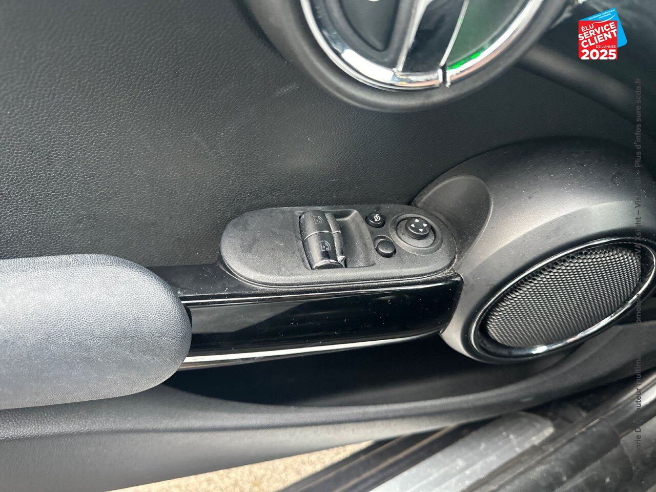 Véhicule d'occasion MINI MINI COOPER S 192CH SIEGES CUIR chez BMW Pontarlier