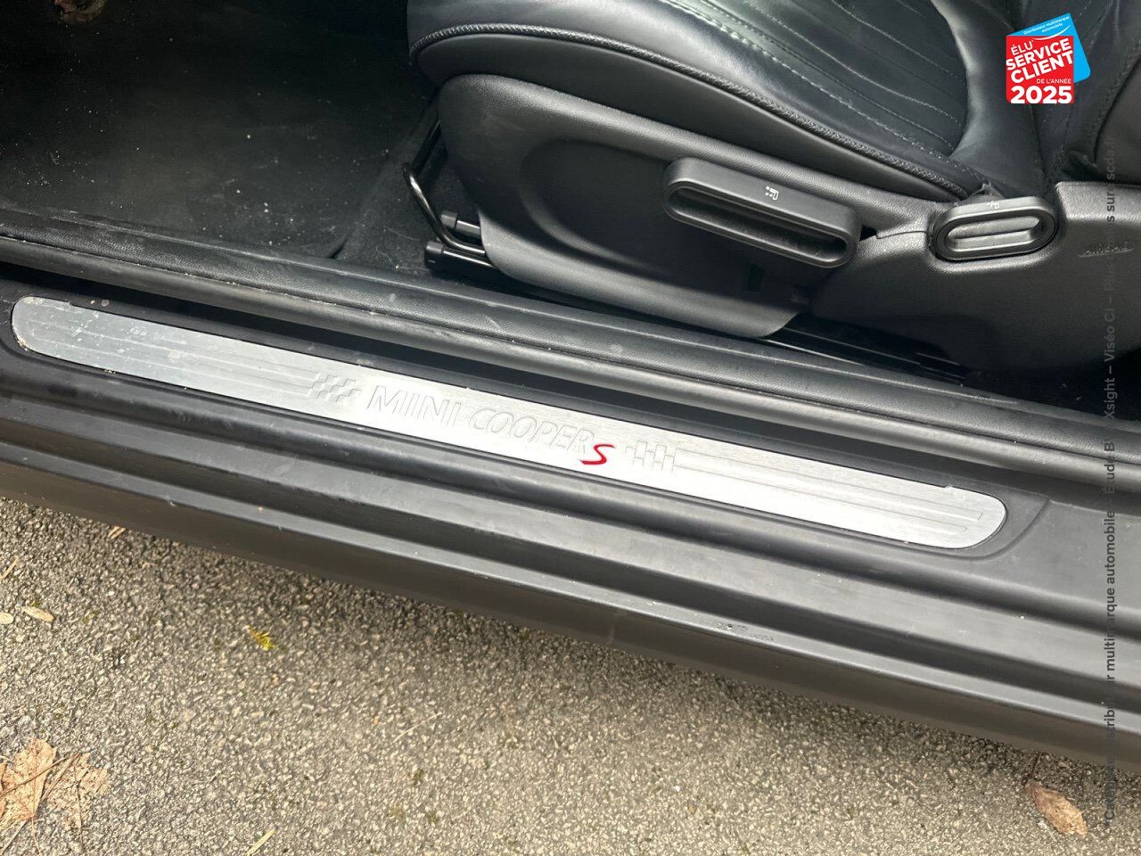 Véhicule d'occasion MINI MINI COOPER S 192CH SIEGES CUIR chez BMW Pontarlier