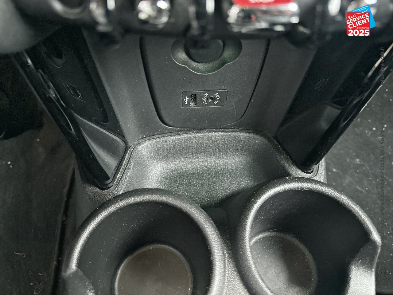 Véhicule d'occasion MINI MINI COOPER S 192CH SIEGES CUIR chez BMW Pontarlier