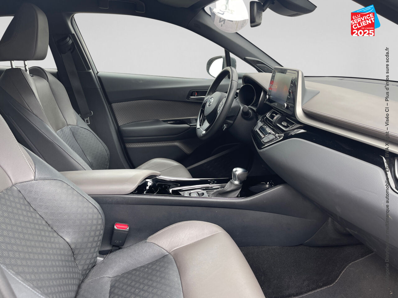 Véhicule d'occasion TOYOTA C-HR 184H DISTINCTIVE 2WD E-CVT MY20 chez Toyota Sarreguemines