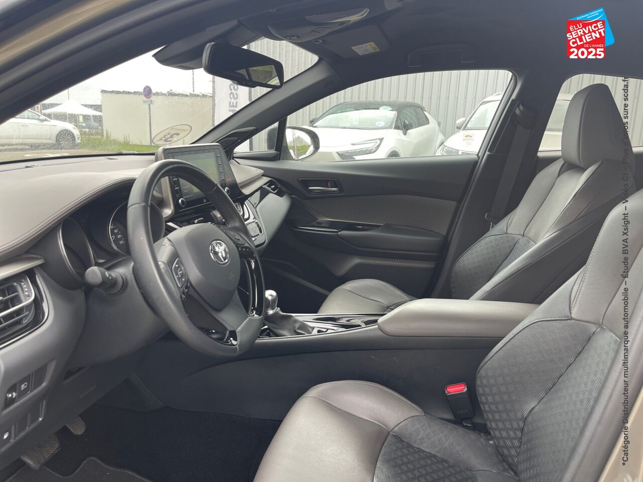 Véhicule d'occasion TOYOTA C-HR 184H DISTINCTIVE 2WD E-CVT MY20 chez Toyota Sarreguemines