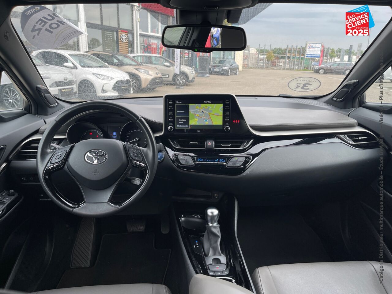 Véhicule d'occasion TOYOTA C-HR 184H DISTINCTIVE 2WD E-CVT MY20 chez Toyota Sarreguemines