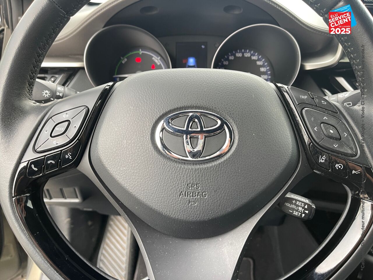 Véhicule d'occasion TOYOTA C-HR 184H DISTINCTIVE 2WD E-CVT MY20 chez Toyota Sarreguemines