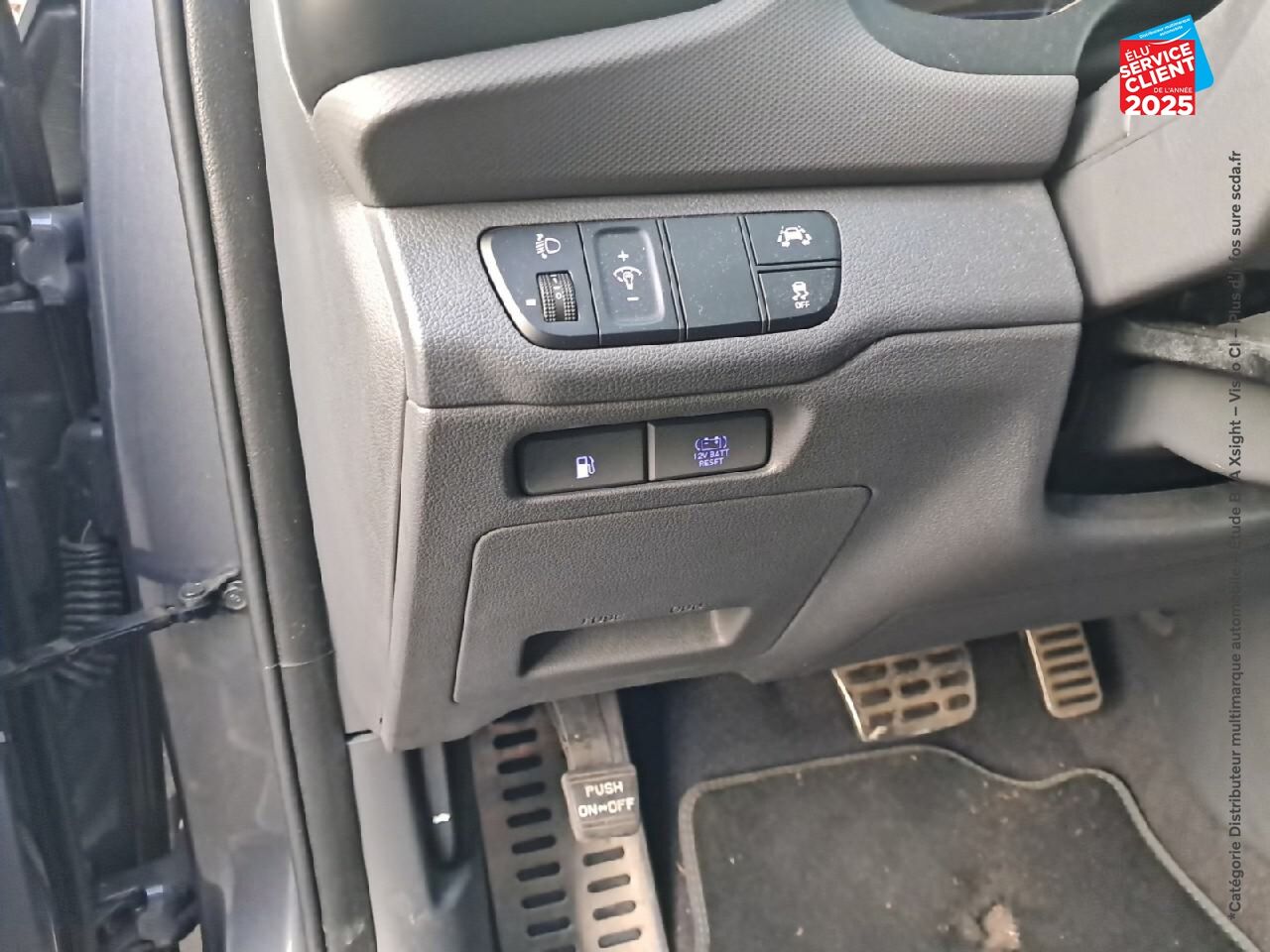 Véhicule d'occasion HYUNDAI IONIQ HYBRID 141 CH CREATIVE GPS CAMERA chez Hyundai Reims