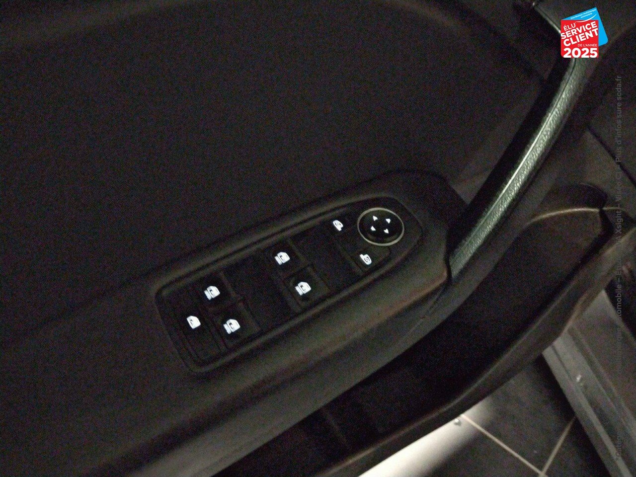Véhicule d'occasion RENAULT CAPTUR 1.0 TCE 90CH TECHNO GPS RADAR AR chez Dacia Strasbourg