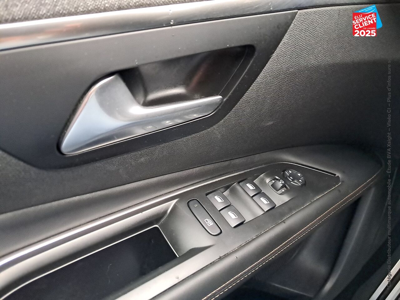 Véhicule d'occasion PEUGEOT 3008 1.2 PURETECH 130CH GT LINE S/S GPS CAMERA CARPLAY chez Renault Saint-Louis