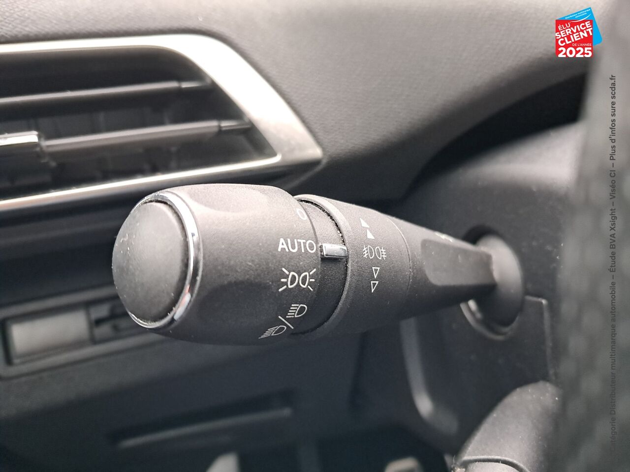Véhicule d'occasion PEUGEOT 3008 1.2 PURETECH 130CH GT LINE S/S GPS CAMERA CARPLAY chez Renault Saint-Louis