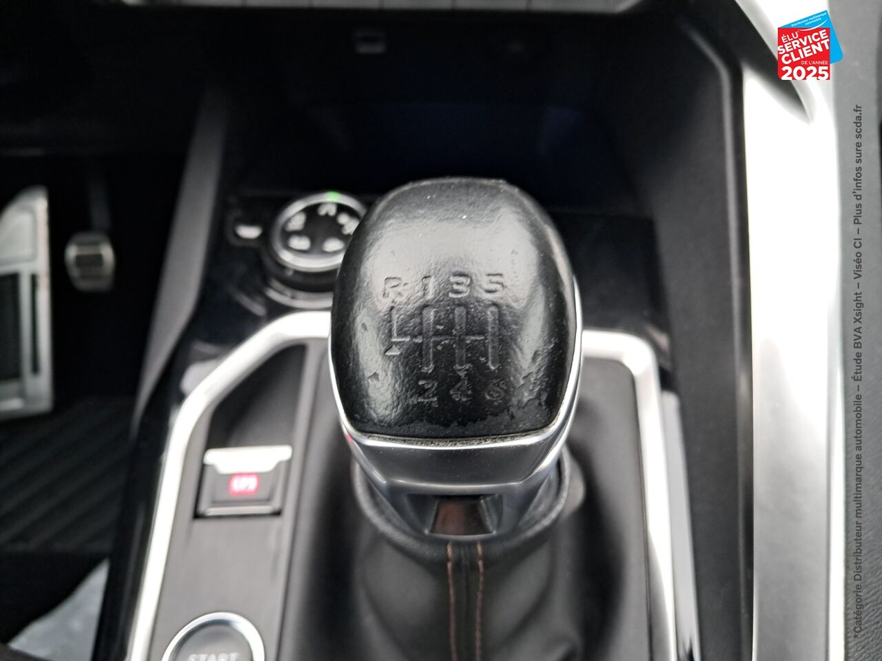 Véhicule d'occasion PEUGEOT 3008 1.2 PURETECH 130CH GT LINE S/S GPS CAMERA CARPLAY chez Renault Saint-Louis