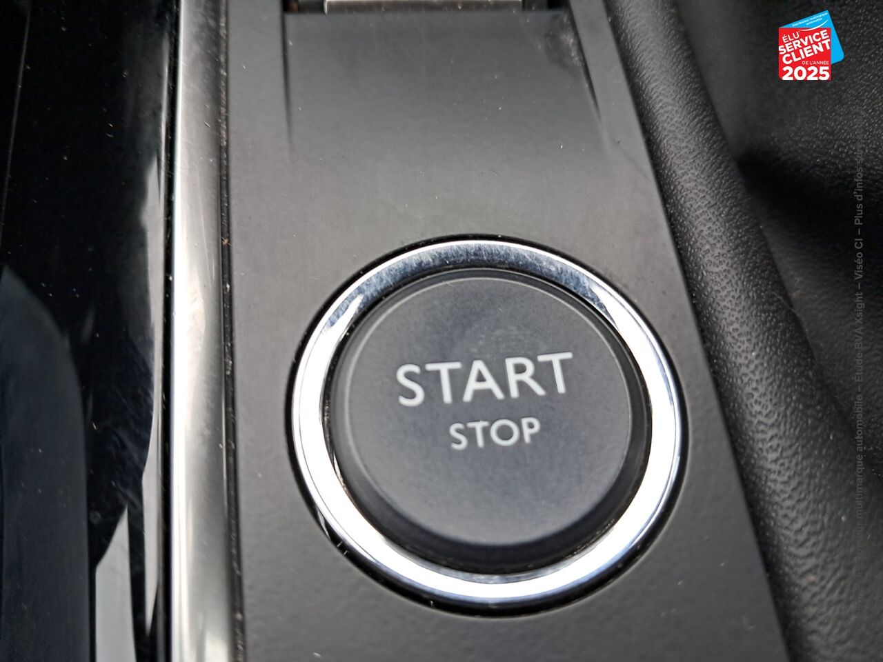 Véhicule d'occasion PEUGEOT 3008 1.2 PURETECH 130CH GT LINE S/S GPS CAMERA CARPLAY chez Renault Saint-Louis