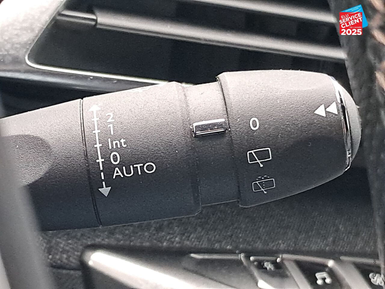 Véhicule d'occasion PEUGEOT 3008 1.2 PURETECH 130CH GT LINE S/S GPS CAMERA CARPLAY chez Renault Saint-Louis