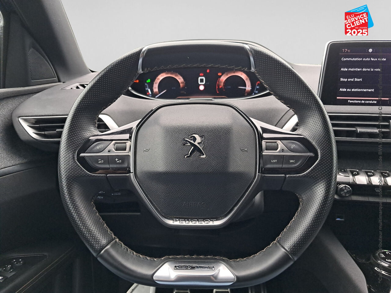 Véhicule d'occasion PEUGEOT 3008 1.2 PURETECH 130CH GT LINE S/S GPS CAMERA CARPLAY chez Renault Saint-Louis