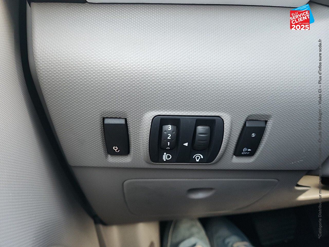 Véhicule d'occasion RENAULT ZOE LIFE CHARGE NORMALE R75 chez Volvo Epernay