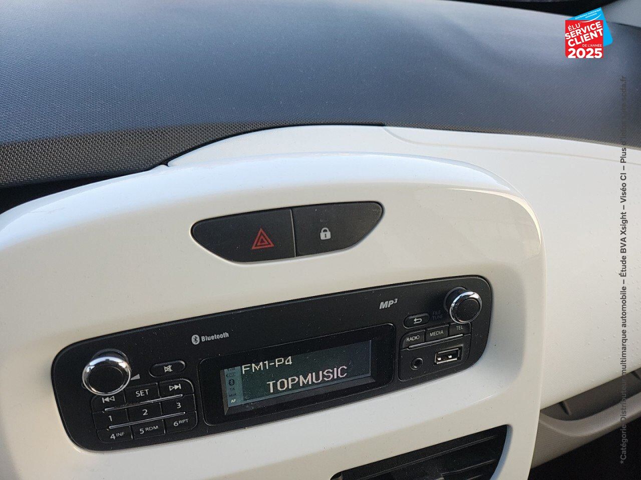 Véhicule d'occasion RENAULT ZOE LIFE CHARGE NORMALE R75 chez Volvo Epernay