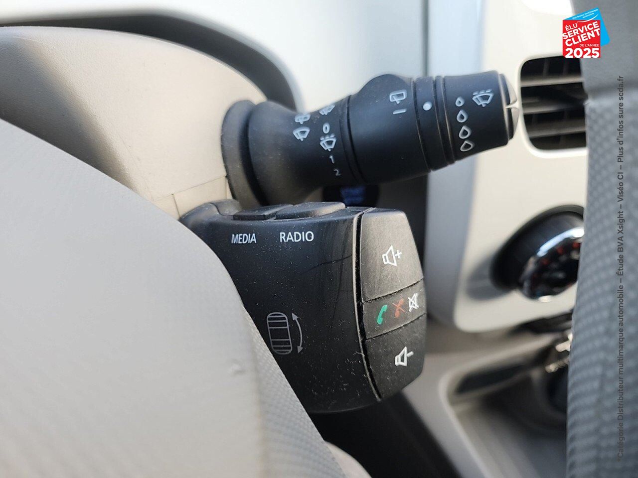 Véhicule d'occasion RENAULT ZOE LIFE CHARGE NORMALE R75 chez Volvo Epernay
